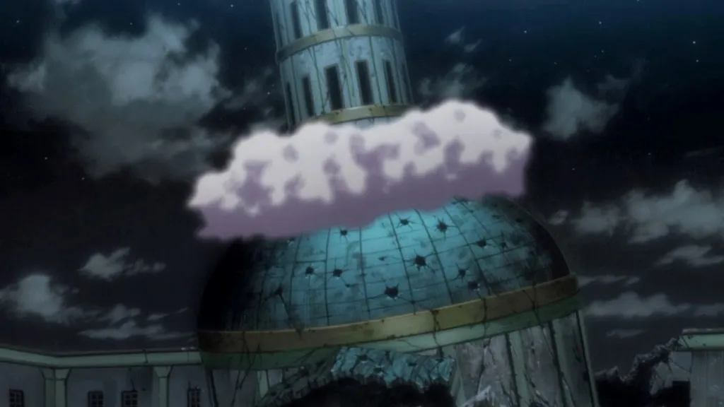 Capture de Hunter x Hunter&nbsp;: le dôme fissuré du palais entouré d’un nuage de fumée, de nuit
