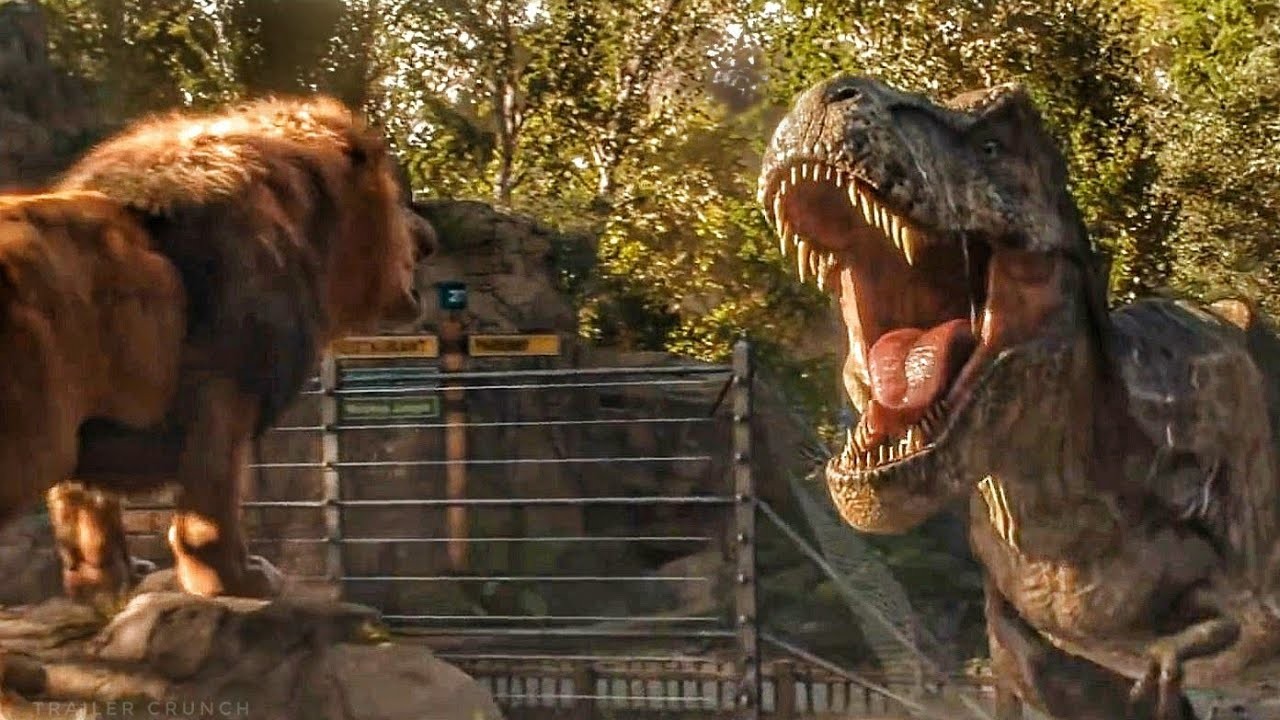 Un tyrannosaure rugit face à un grand félin près d’une clôture