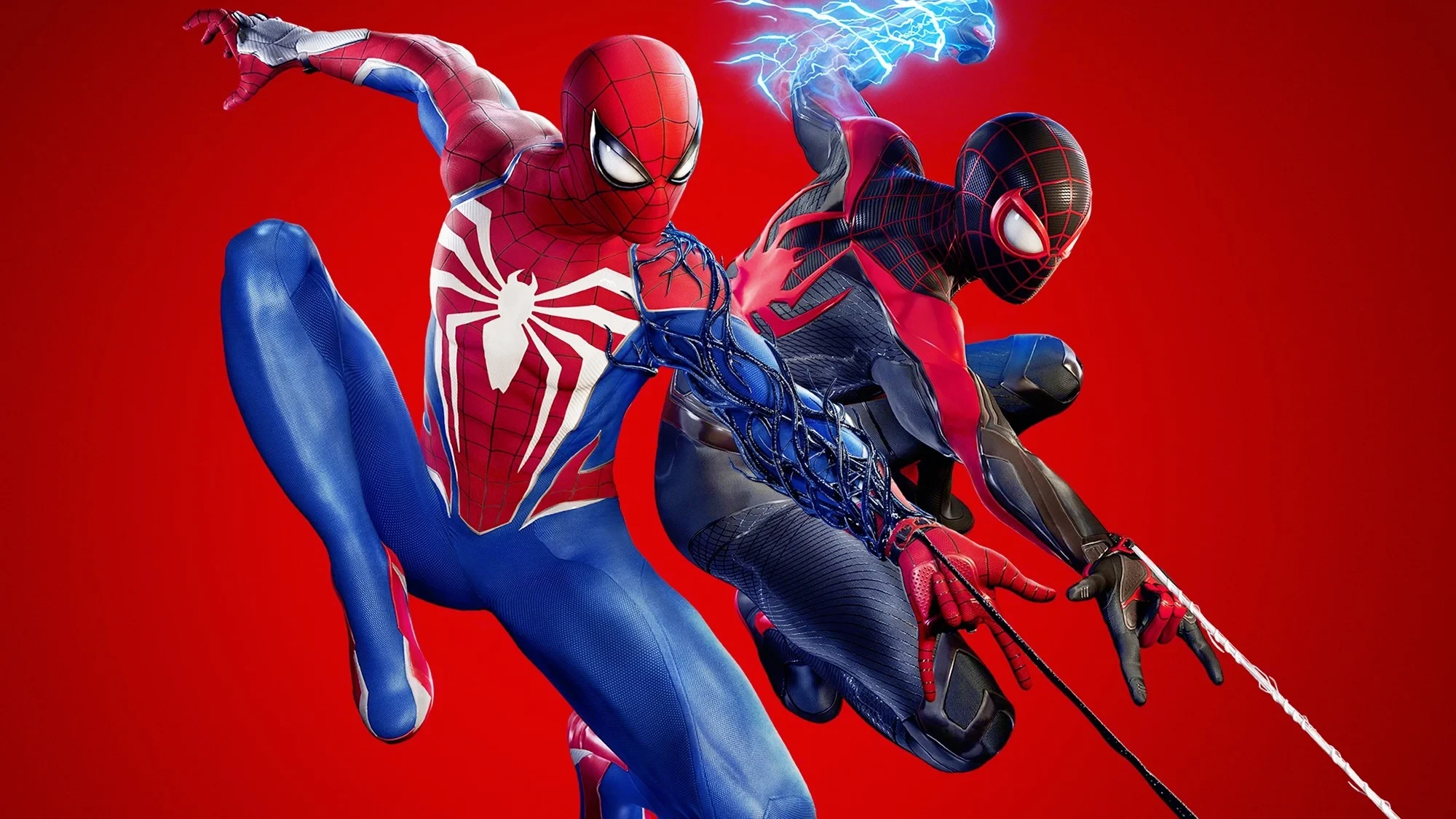 Peter Parker, bras gagné par le symbiote, et Miles Morales en costumes de Spider-Man sur fond rouge