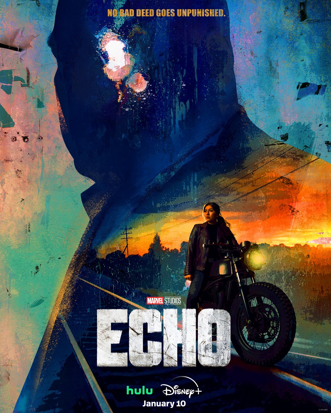 Affiche d’Echo&nbsp;: l’héroïne près de sa moto, la silhouette du Kingpin en fond, sortie le 10 janvier
