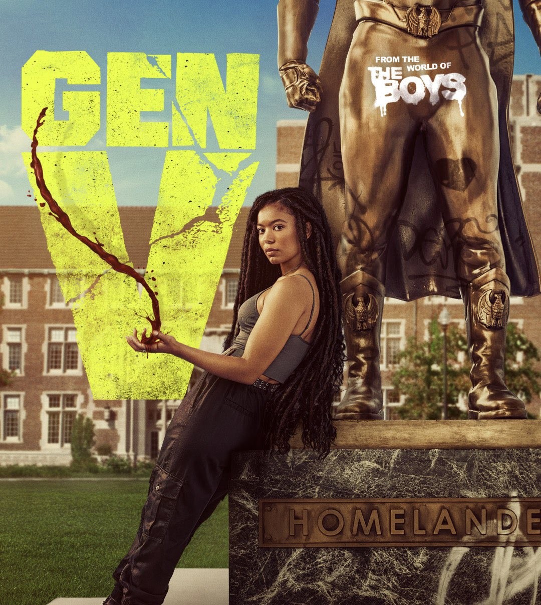 Affiche de Gen V&nbsp;: une étudiante manipule un filet de sang au pied de la statue du Homelander