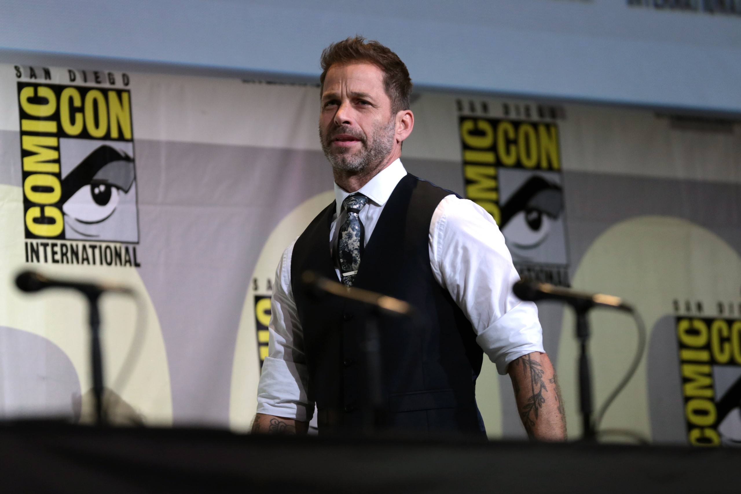 Zack Snyder sur scène au Comic-Con de San Diego