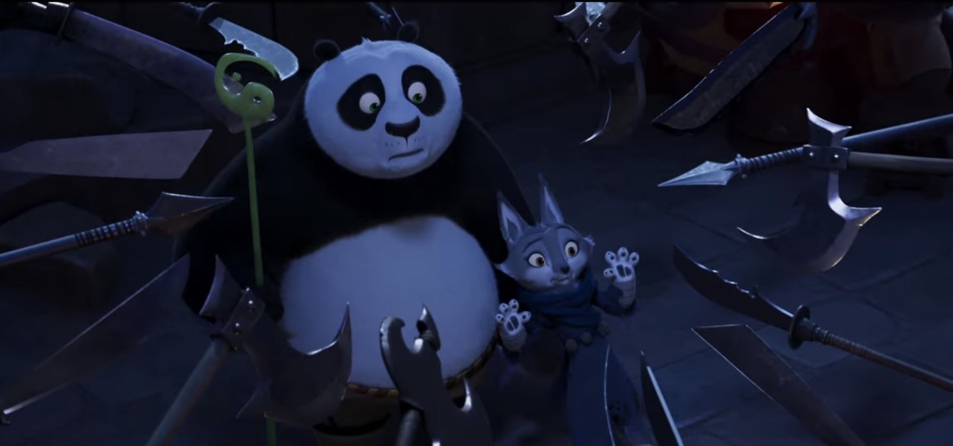 Po, bâton vert en main, et la renarde Zhen encerclés par des lames