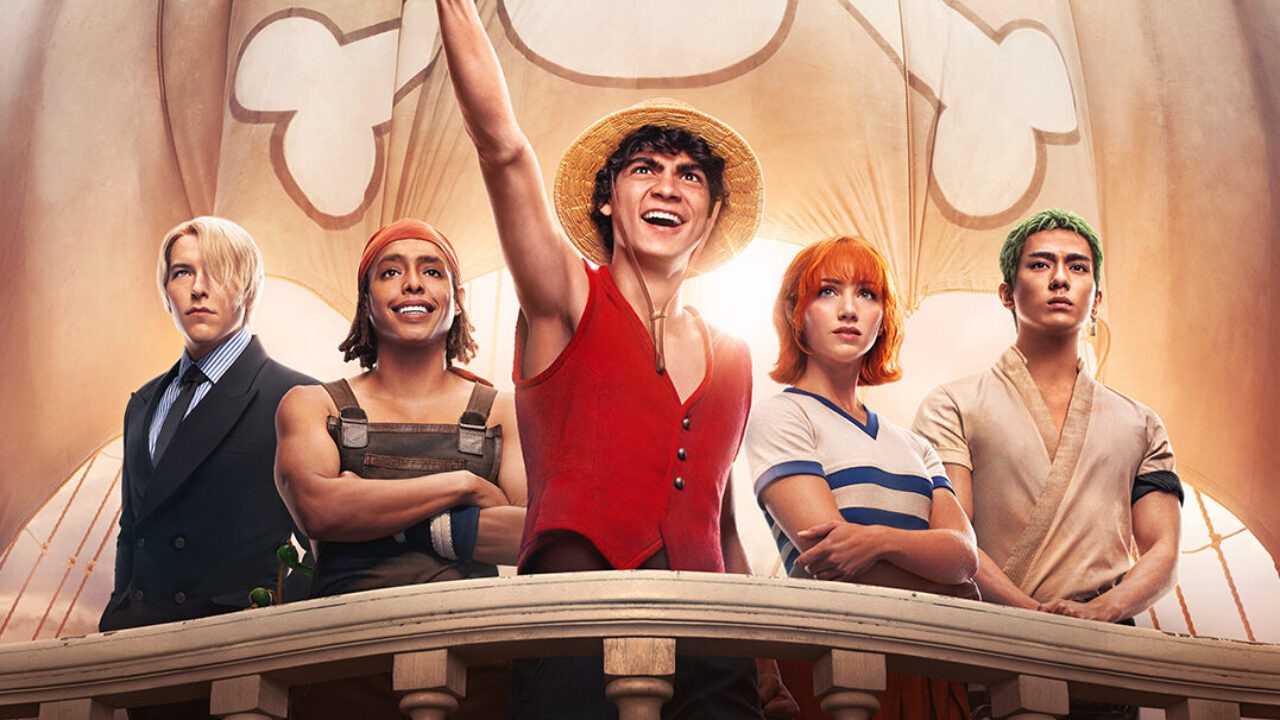 Les acteurs de la série One Piece de Netflix en Sanji, Usopp, Luffy, Nami et Zoro sur le pont d’un navire