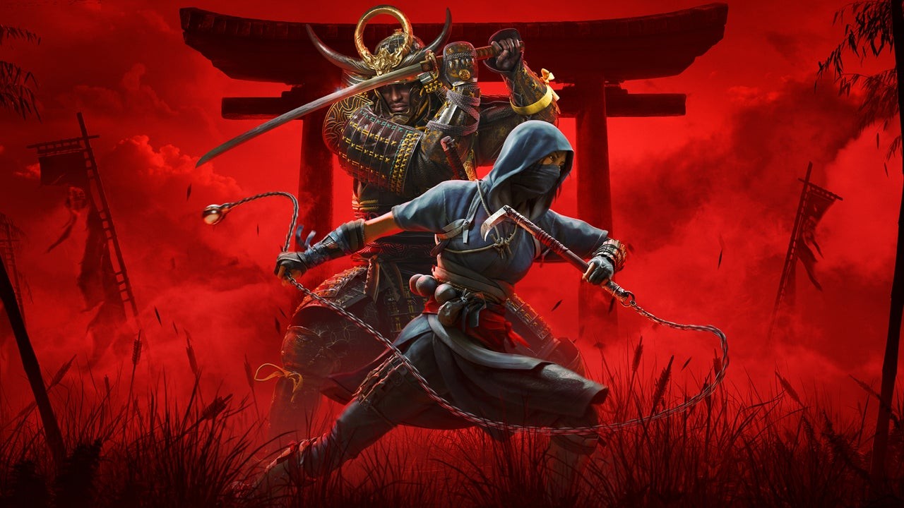 Yasuke en armure de samouraï, katana levé, et Naoe en tenue de shinobi devant un torii sur fond rouge