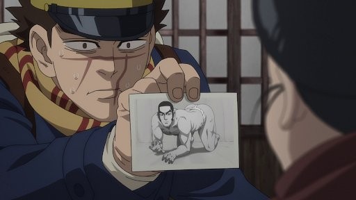 Capture de l’anime Golden Kamui&nbsp;: Sugimoto, en sueur, montre un dessin