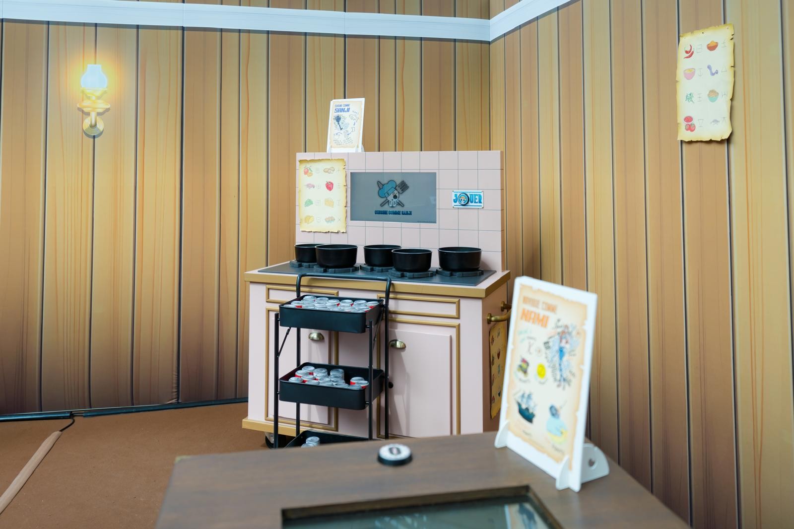 Cuisinière de jeu «&nbsp;&nbsp;&nbsp;Cuisine comme Sanji&nbsp;&nbsp;&nbsp;» dans le décor du One Piece Action Game