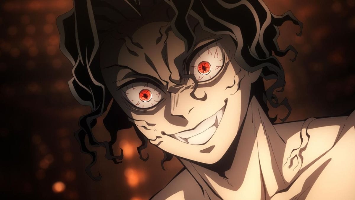 Muzan Kibutsuji, yeux rouges écarquillés et sourire carnassier