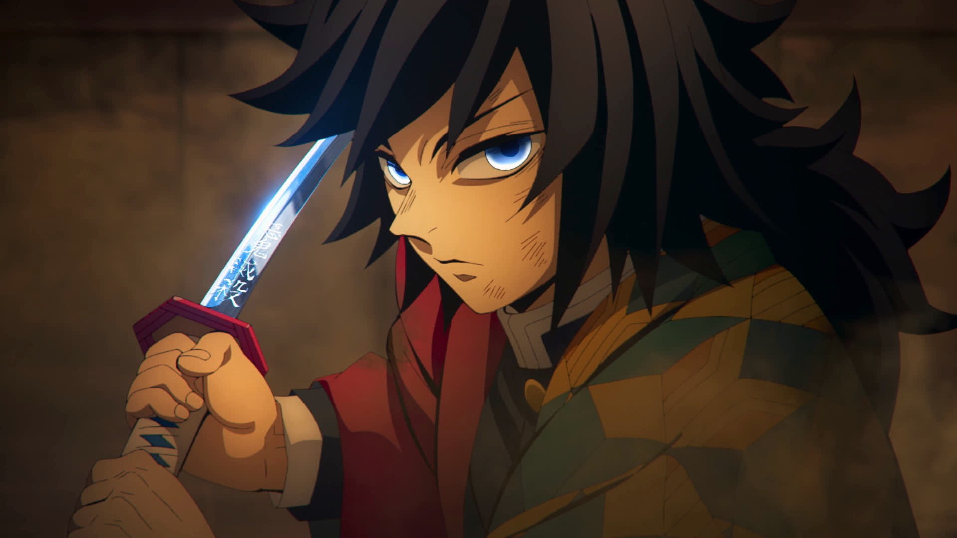 Giyu Tomioka, regard bleu acéré, lève son sabre à la lame gravée